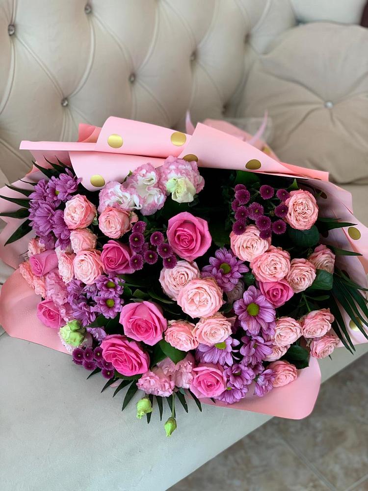 Букет цветов из: Хризантемы, Розы и Лизиантусы в Поселок Конезавода