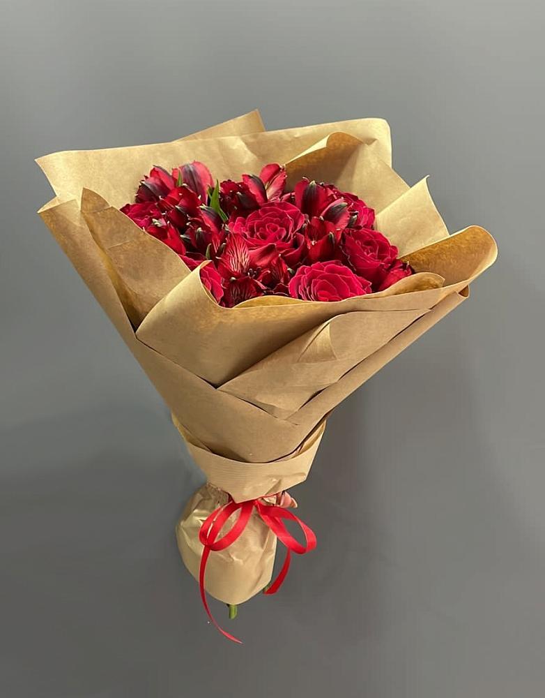 Букет цветов из: Альстромерии и Розы в Поселок Конезавода