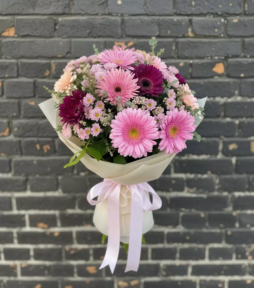 Букет цветов из: Герберы и Хризантемы в Поселок Конезавода