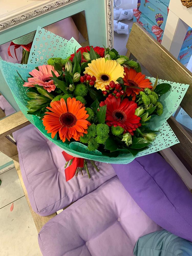 Букет цветов из: Герберы, Хризантемы и Альстромерии в Поселок Конезавода