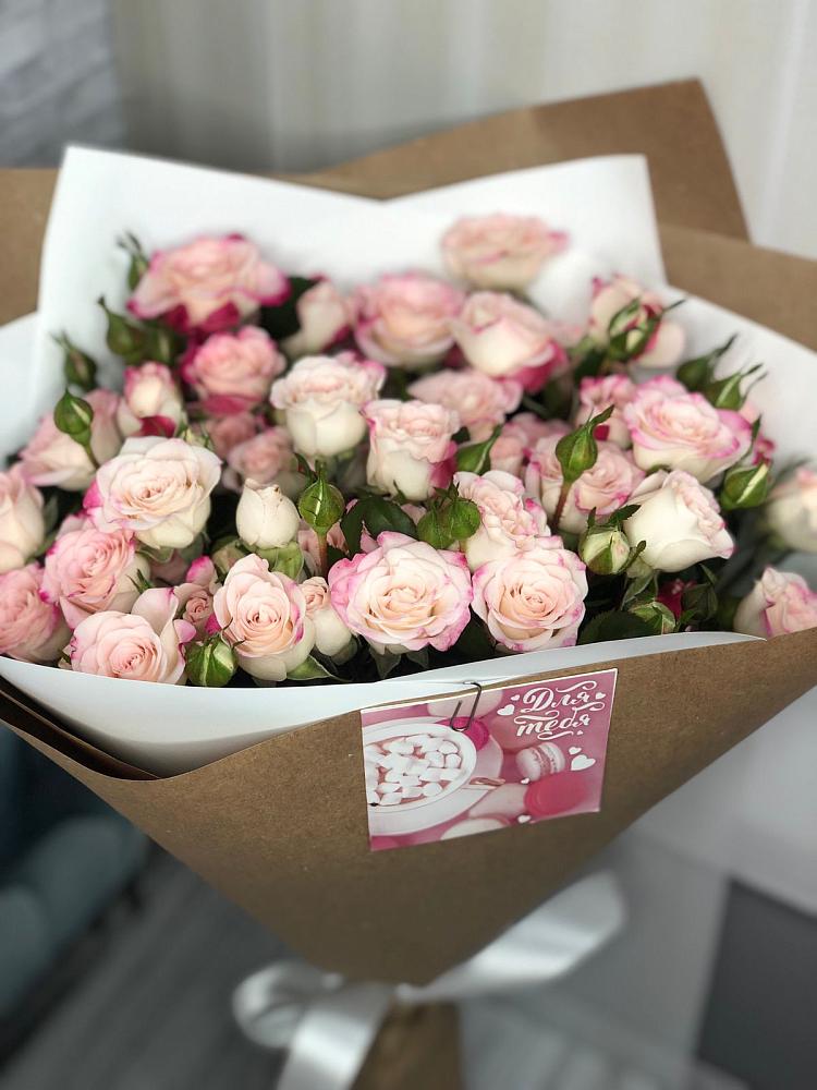 Букет цветов из: Розы в Поселок Конезавода