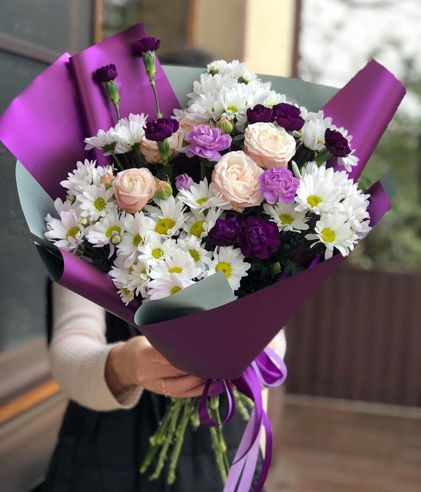 Букет цветов из: Хризантемы, Гвоздики и Розы в Поселок Конезавода