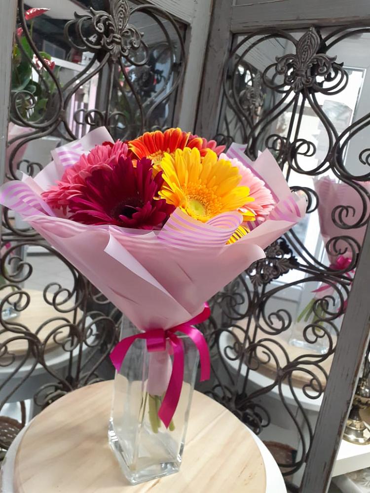 Букет цветов из: Герберы в Поселок Конезавода