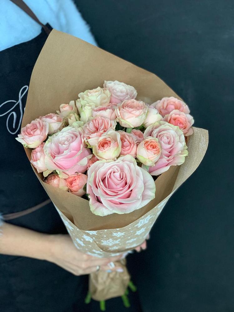 Букет цветов из: Хризантемы и Розы в Поселок Конезавода