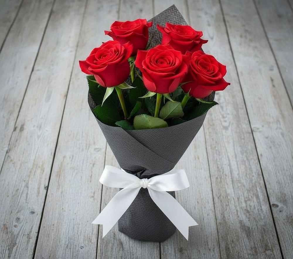 Букет 5 Красных роз Эдлесс Лав в Поселок Конезавода