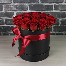 Цветочная композиция из Розы в шляпной коробке в Поселок Конезавода