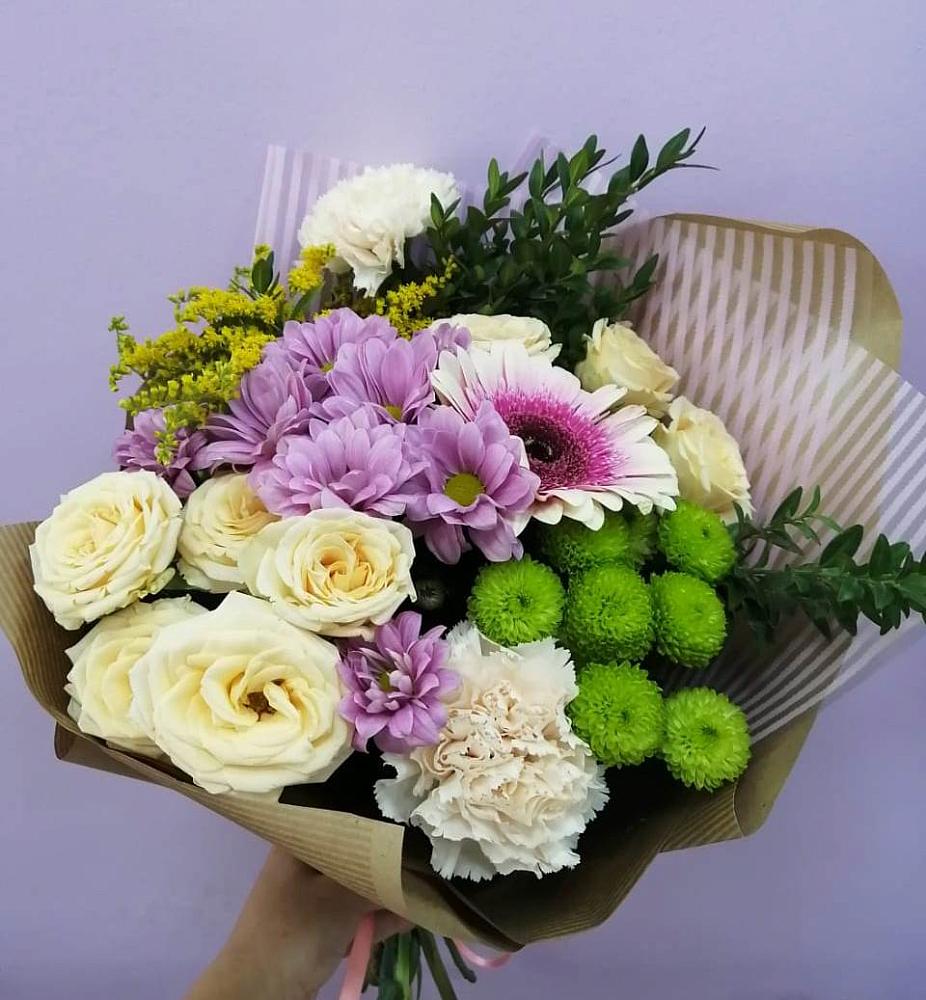 Букет цветов из: Хризантемы, Розы, Гвоздики и Герберы в Поселок Конезавода