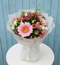 Букет цветов из:  Герберы, Альстромерии и Лизиантусы в Поселок Конезавода