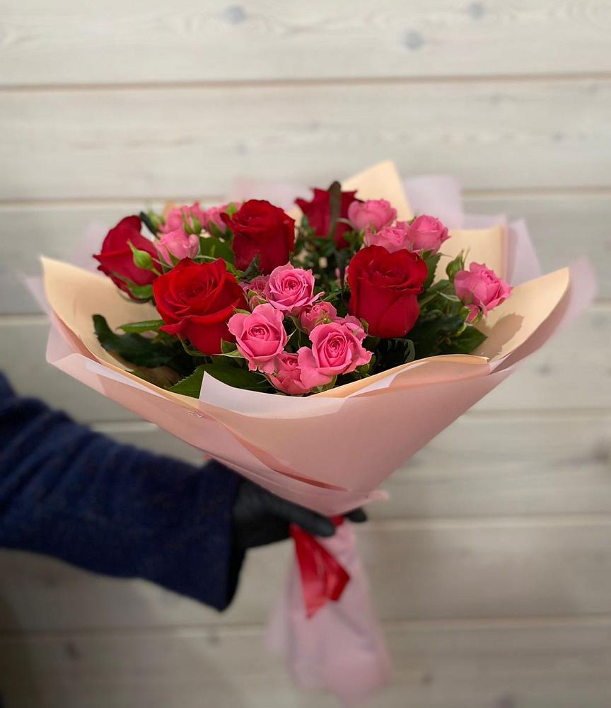 Букет цветов из: Розы в Поселок Конезавода