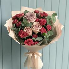 Букет цветов из:  Гвоздики и Розы в Поселок Конезавода