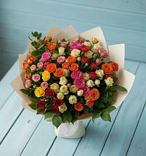 Букет Микс из разноцветных кустовых роз в Поселок Конезавода