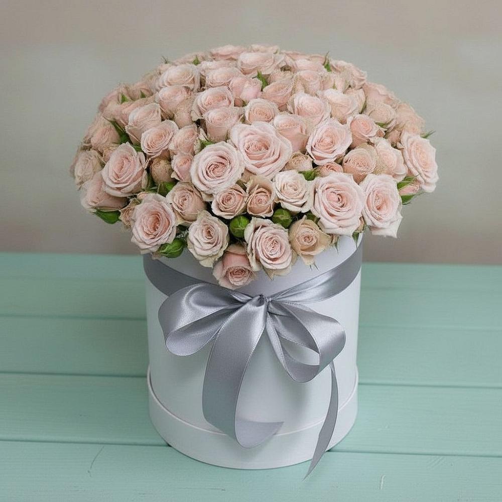 Цветочная композиция из Розы в шляпной коробке в Поселок Конезавода